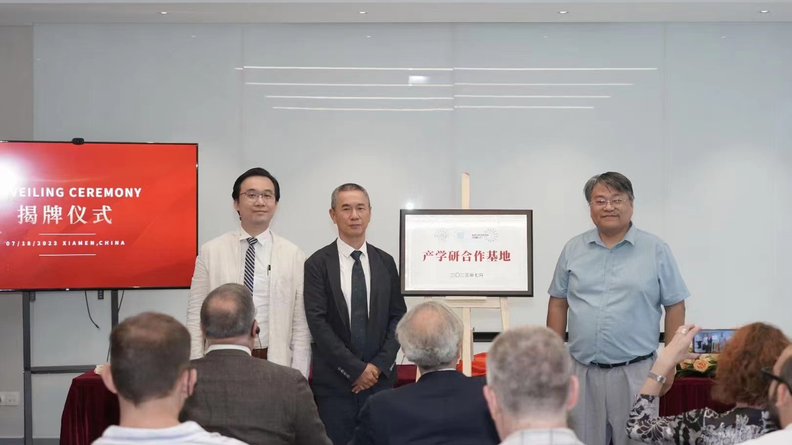 1690359745325093.jpg 4991689836760_.pic.jpg